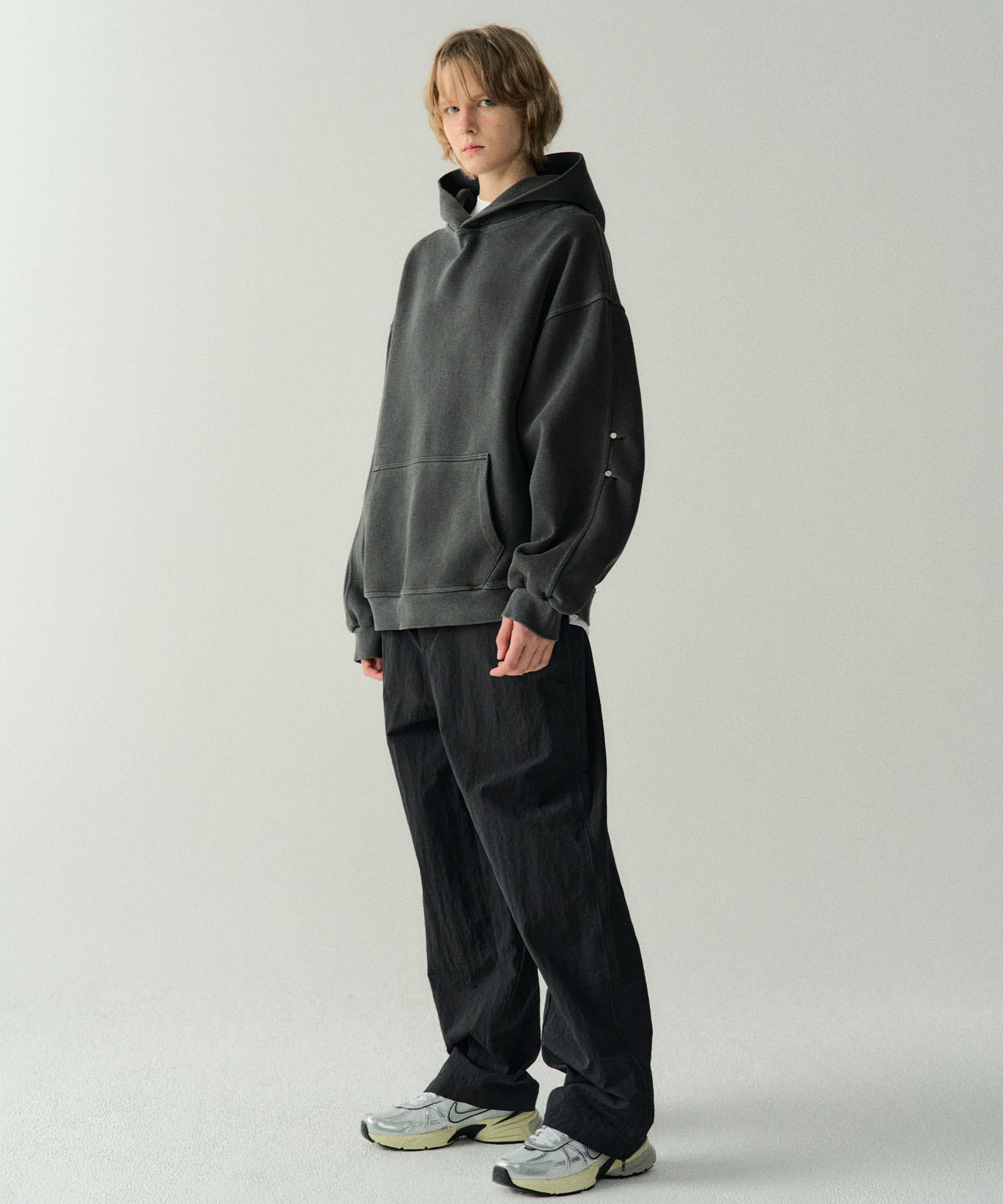 Overfit Rivet Point Hoodie_Charcoal